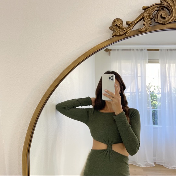 LAST • The Adriana Twisted Detail Long Sleeve Dress - Picture 4 of 7